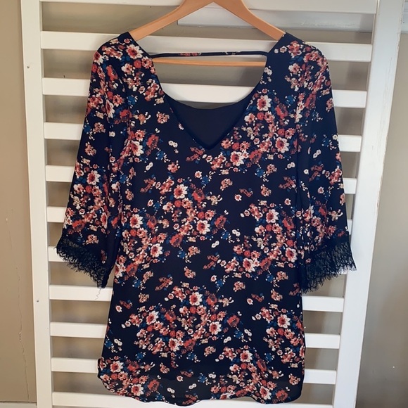 Socialite Black Floral Lace Tunic Dress Size Small - Picture 4 of 13